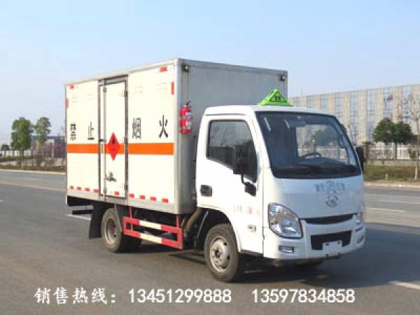 躍進(jìn)易燃?xì)怏w運(yùn)輸車(chē)(汽油國(guó)六)